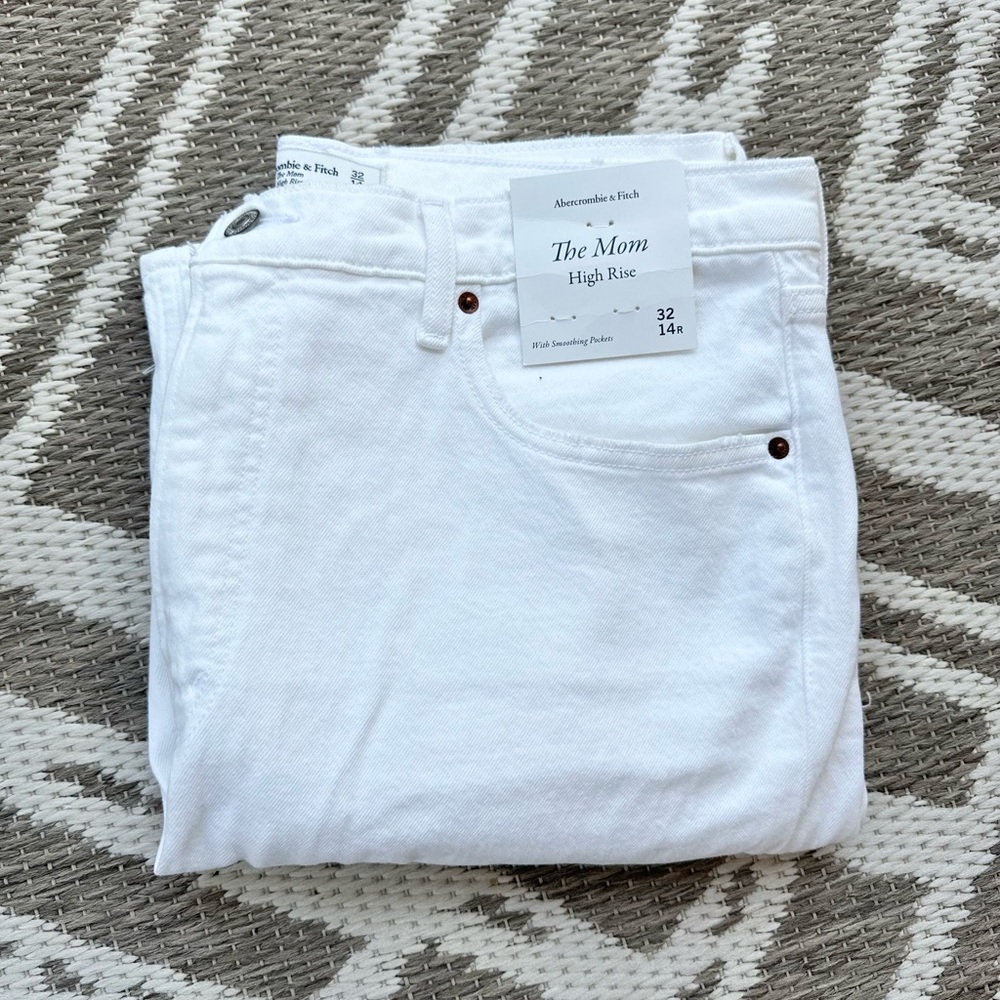 NWT-Abercrombie & Fitch The Mom High Rise Jean